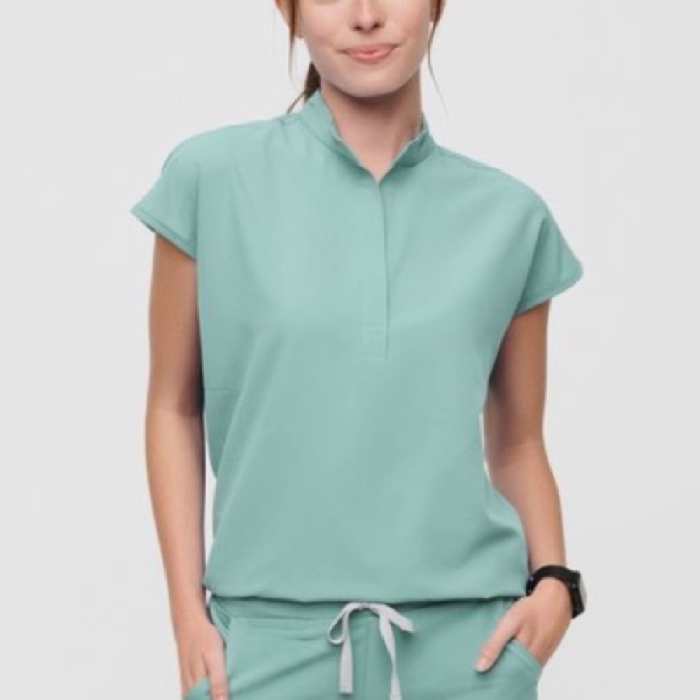 seaglass rafaela scrub top